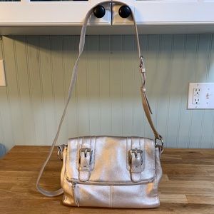 Metallic Silver Leather B Makowsky Crossbody